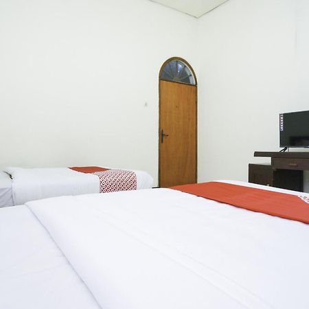 Oyo 2004 Penginapan Bidara Syariah 프로볼링고 외부 사진